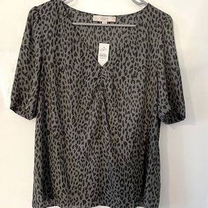 Flirty chiffon patterned short sleeved blouse